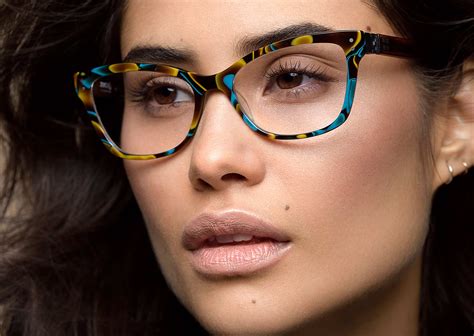 EYEWEAR COLLECTION 